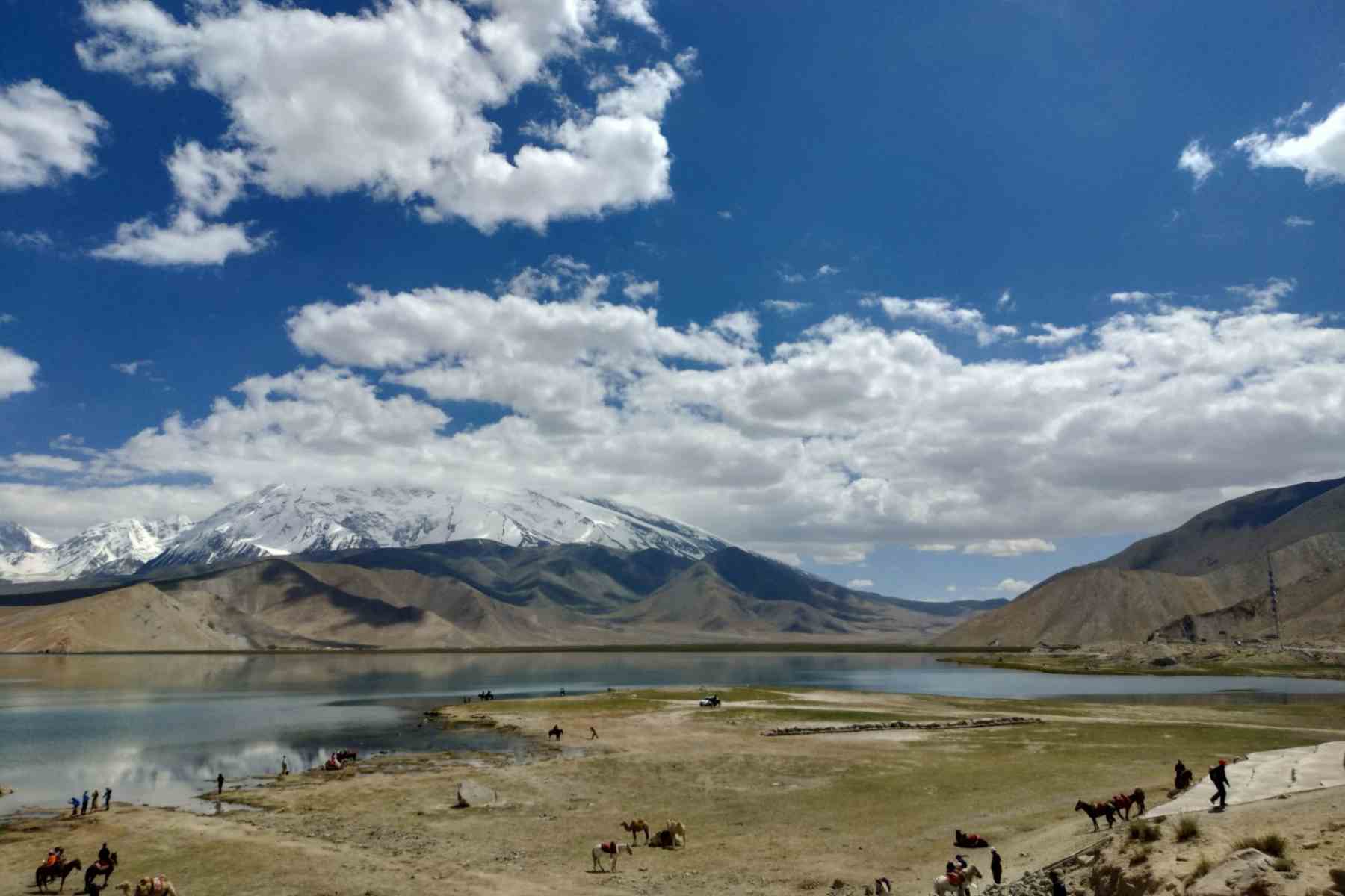 Karakul Lake