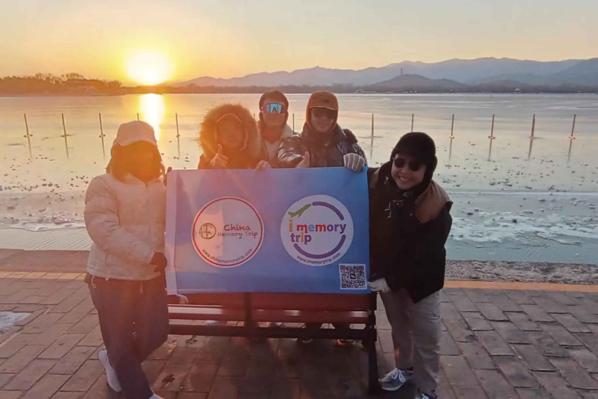 JIngshanpark Beihai park beijing private day your beijing travel agency