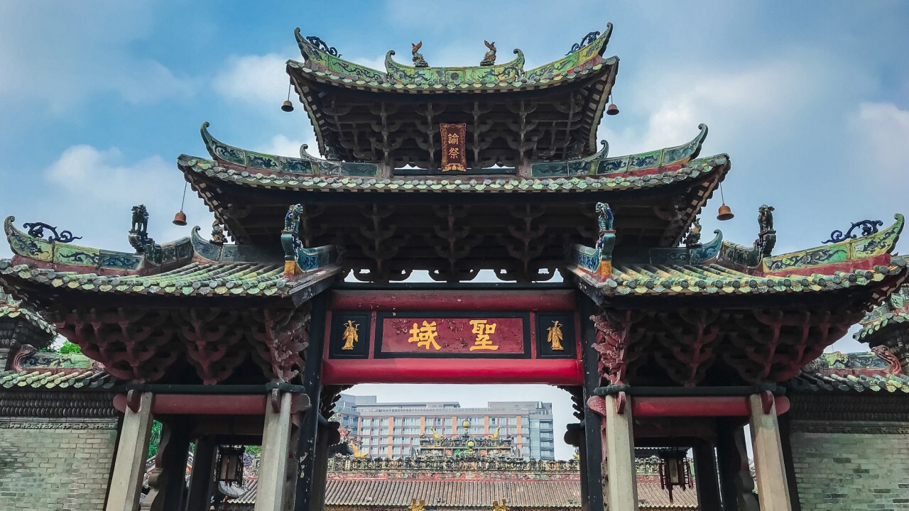 From Guangzhou: Foshan Ancestral Temple & Qinghui Garden Day Tour (Join a Chinese or English Speaking Group)