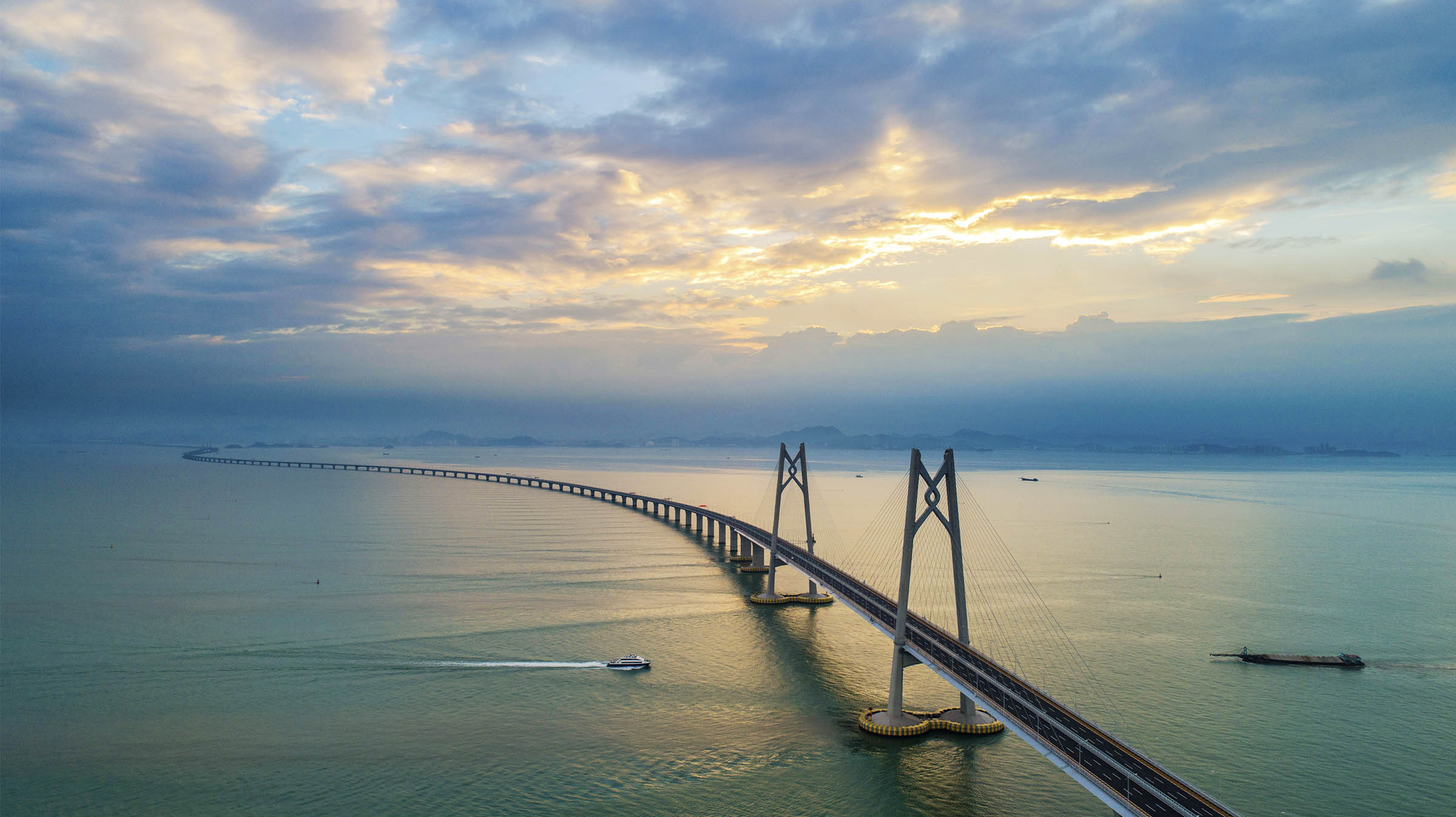 Shenzhen Departure: Hong Kong-Zhuhai-Macao Bridge + Jingshan Park + Zhuhai Yuanmingyuan Chinese Group Day Tour