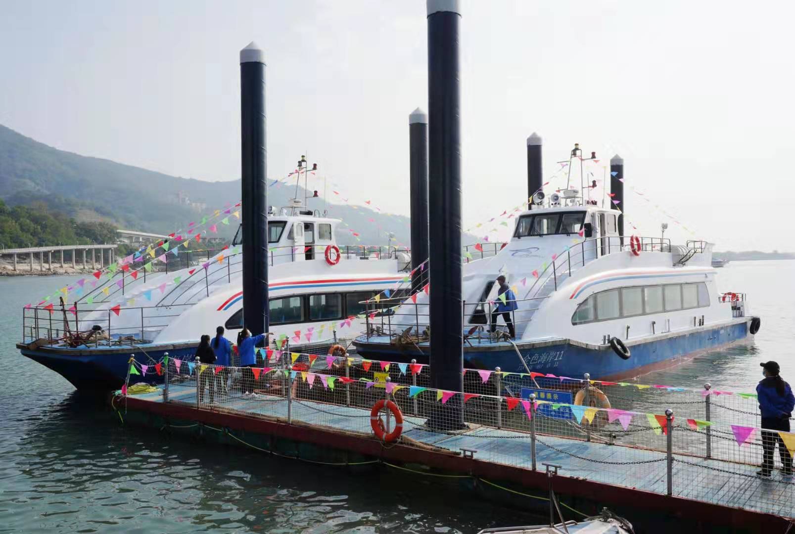 Shenzhen Private Day Tour: Window of the World, Chung Ying Street, Dameisha Beach, Golden Coast Yacht