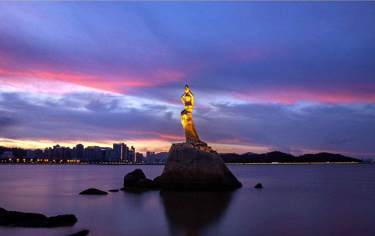 Zhuhai Private Day Tour: Stone Art Garden, Ponteverde Plaza, Zhuhai Opera House & Fisher Girl Statue