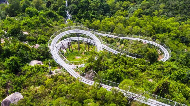 Zhuhai Private Day Tour: Hong Kong-Zhuhai-Macao Bridge, New Yuanming Palace & Macau Island Cruise Experience