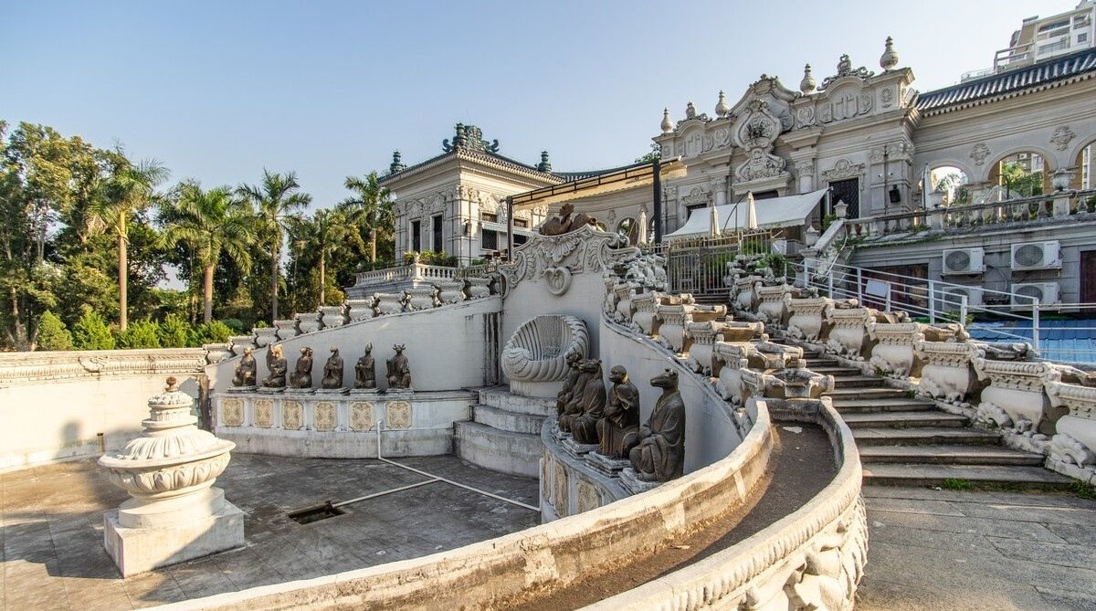 Zhuhai Private Day Tour: Hong Kong-Zhuhai-Macao Bridge, New Yuanming Palace & Macau Island Cruise Experience