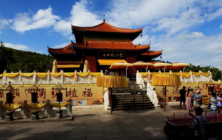 3-Day Sanya Private Tour: Nanshan Temple,  Luhuitou Park